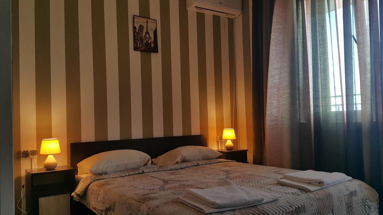 На Гости При Силвия Obzor Esterno foto